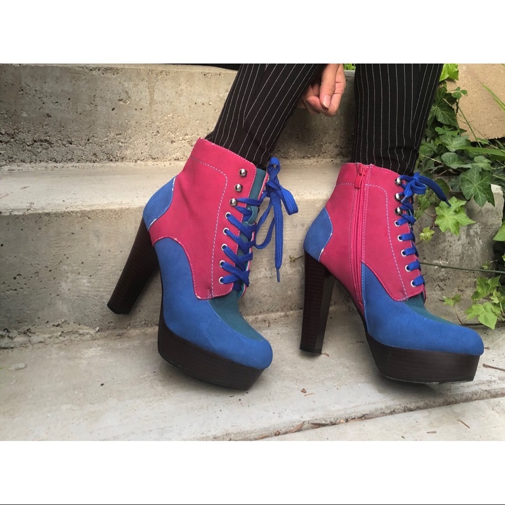 SOLD✔️Retro Neon Pink and Blue Stiletto Pumps - Picture 4 of 5